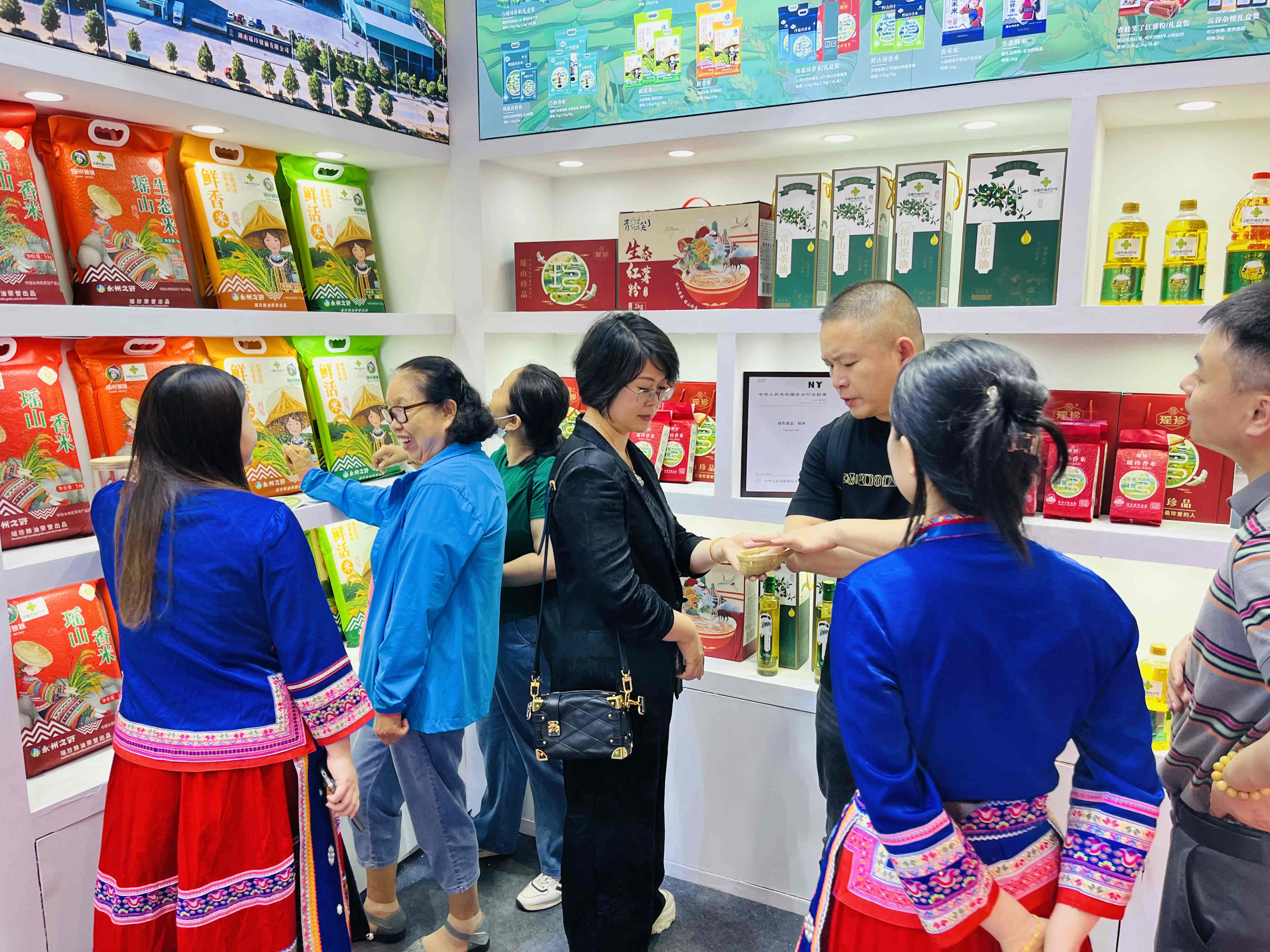 現(xiàn)場(chǎng)人(rén)氣圖 (1).jpg 現(xiàn)場(chǎng)人(rén)氣圖 (1).jpg